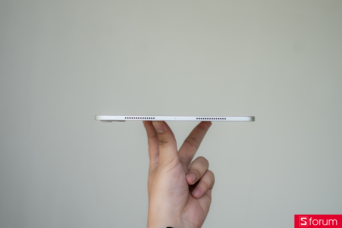 Cạnh trên của iPad Pro M5