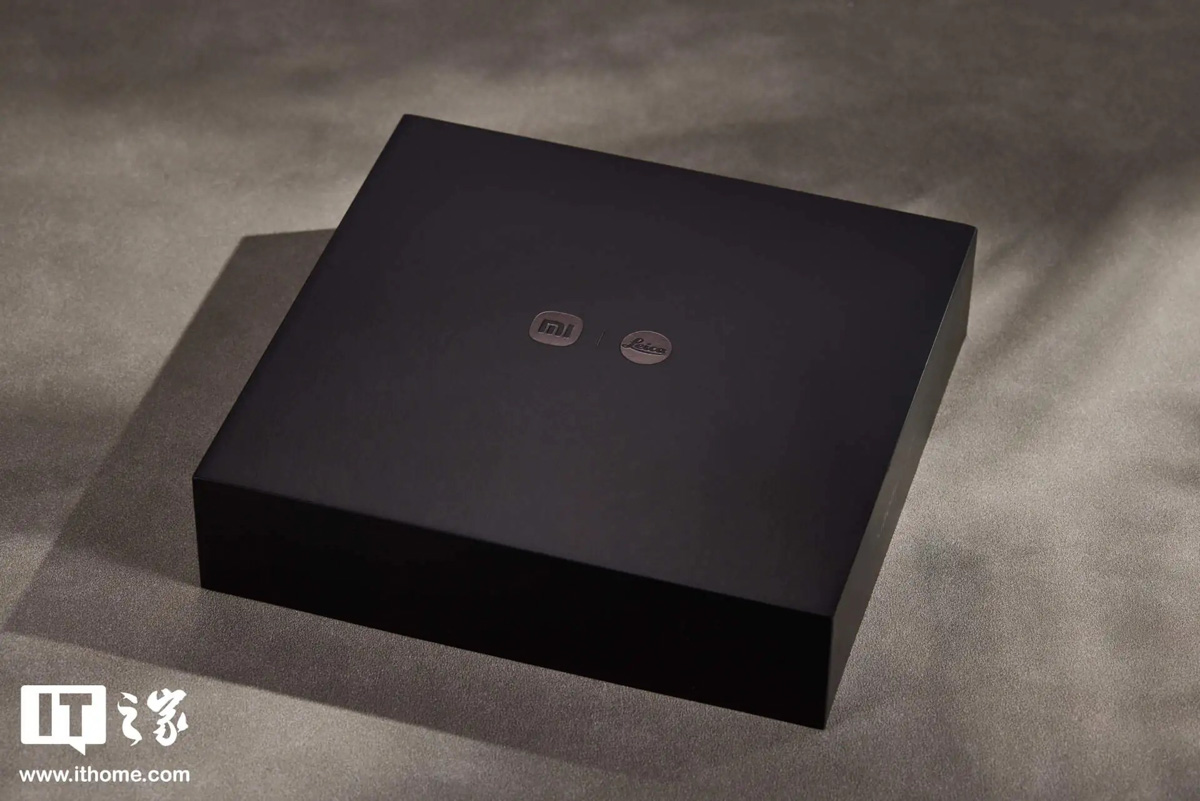 Hộp đựng của Xiaom 17 Ultra Leica Edition