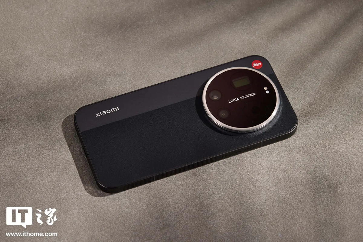 Mặt lưng 2 tông màu của Xiaomi 17 Ultra Leica Edition