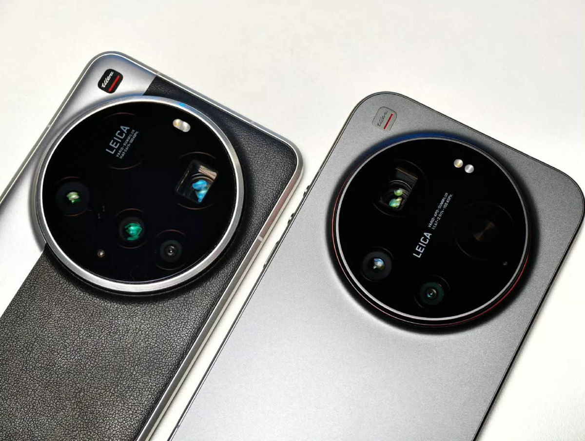 Xiaomi 17 Ultra (phải) đặt cạnh Xiaomi 15 Ultra (trái)