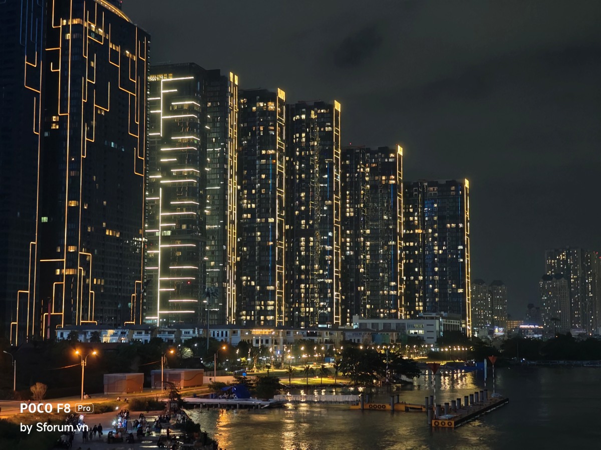 Ảnh chụp từ camera tele thiếu sáng của POCO F8 Pro