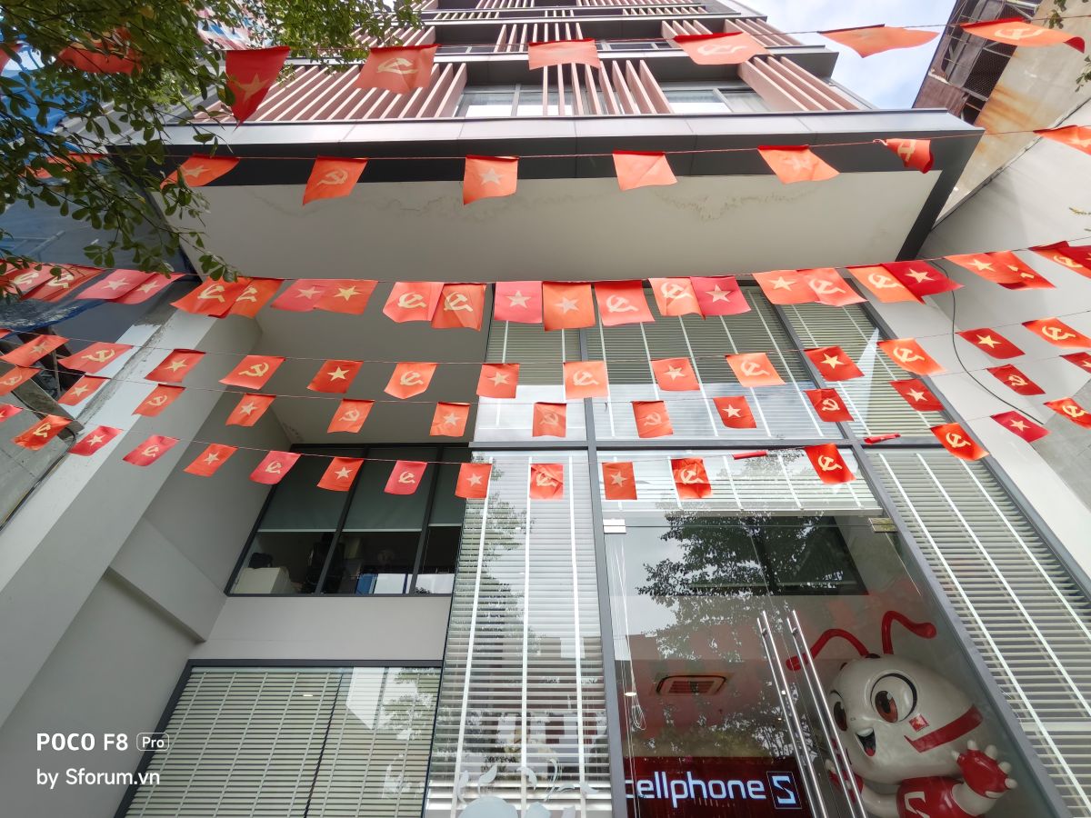 Ảnh chụp góc rộng đủ sáng của POCO F8 Pro