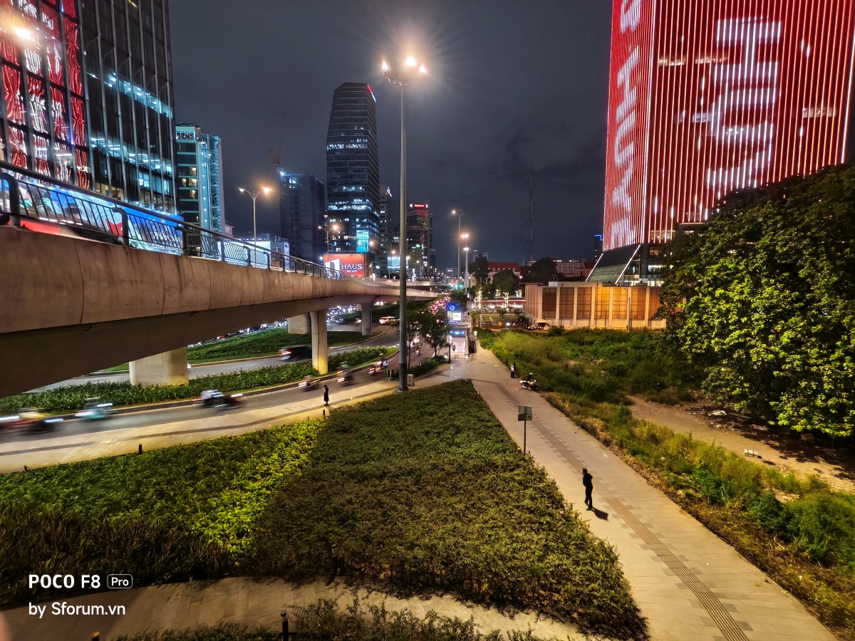 Ảnh chụp góc rộng thiếu sáng của POCO F8 Pro