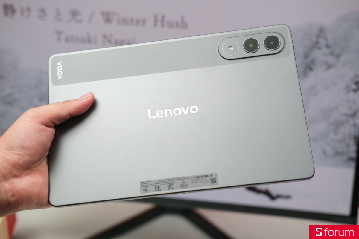 Mặt lưng của Lenovo Yoga Tab