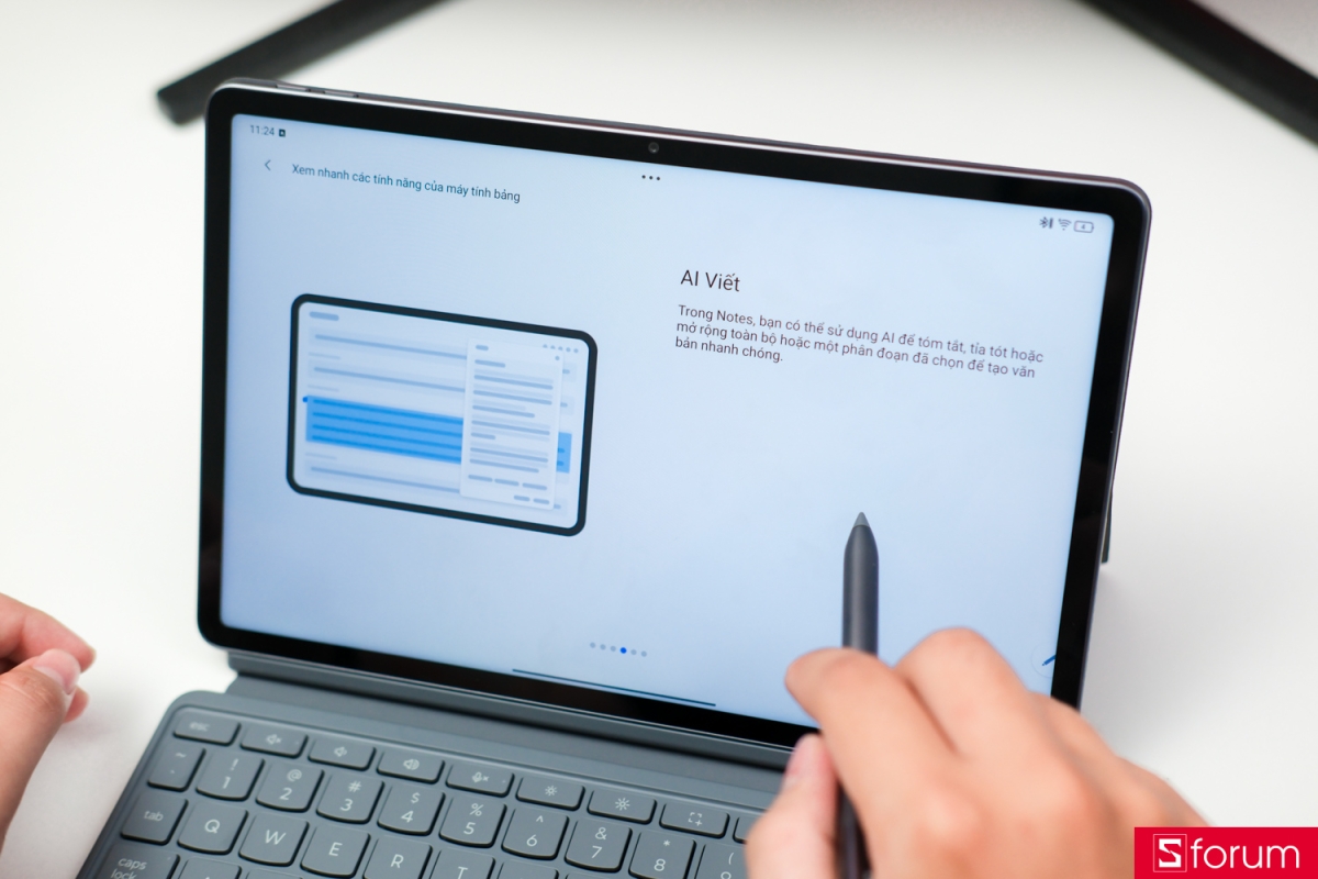 AI Viết trên Lenovo Yoga Tab