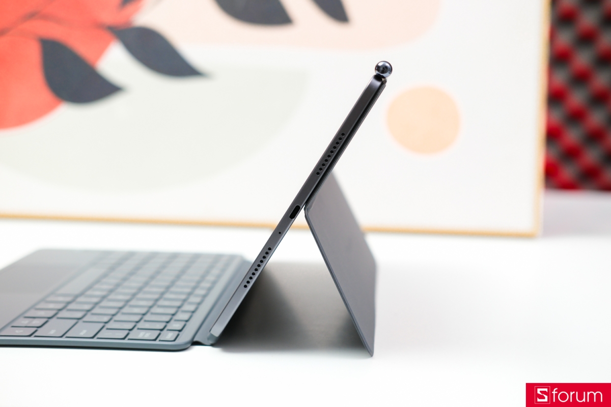 Cạnh phải của Lenovo Yoga Tab