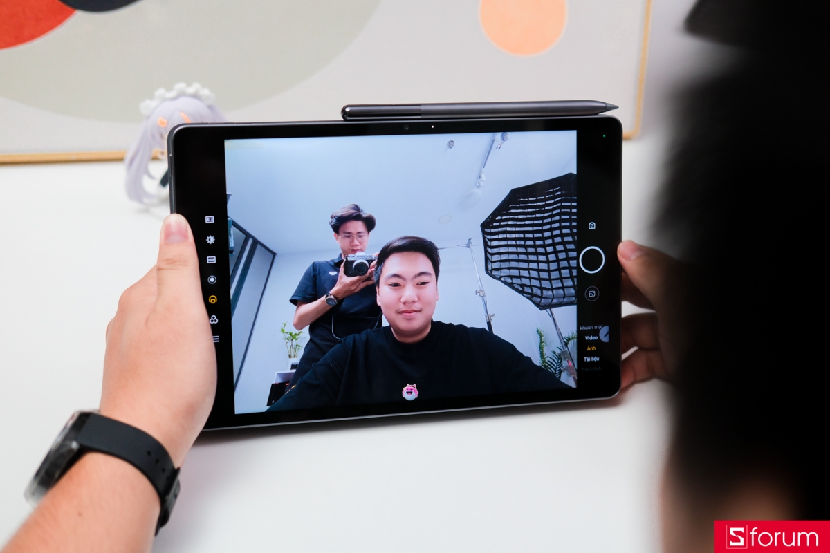 Camera trước của Lenovo Yoga Tab đáp ứng tốt nhu cầu video call