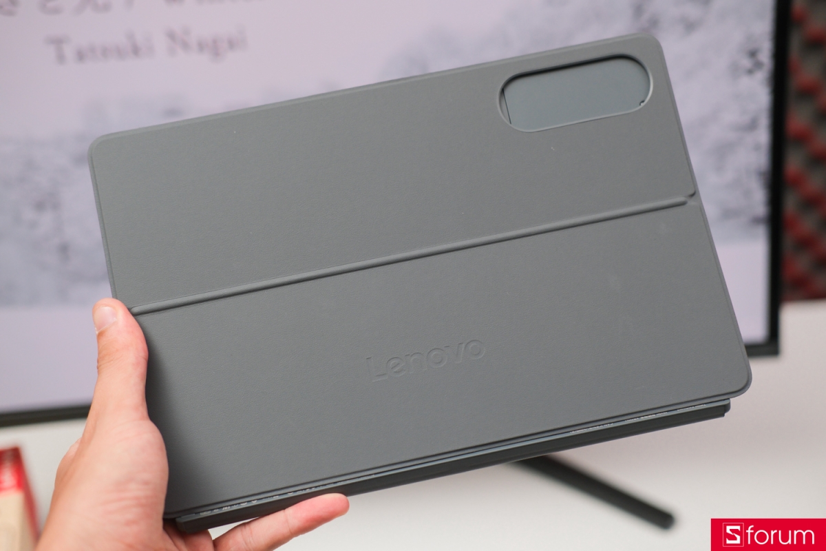 Bộ phụ kiện tặng kèm hộp của Lenovo Yoga Tab