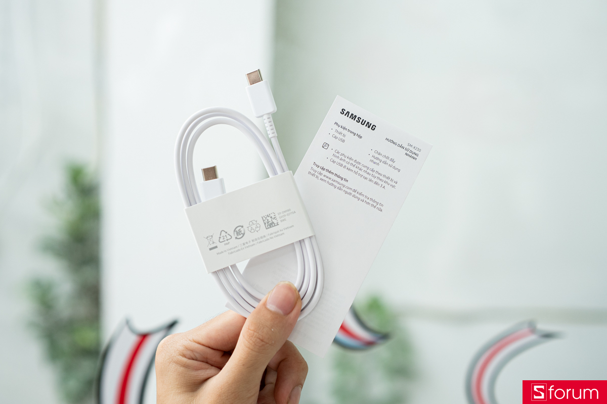 Dây sạc và sách HDSD của Samsung Galaxy Tab A11 Plus