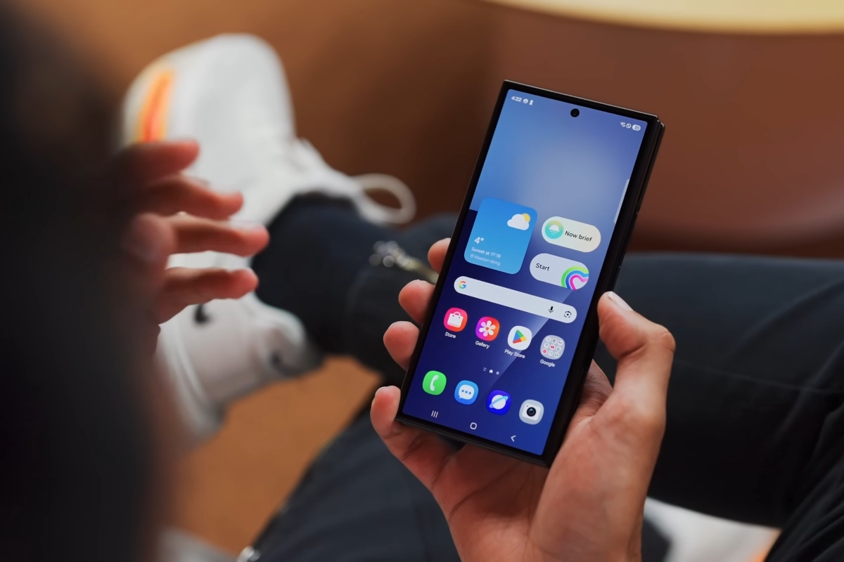 Samsung Galaxy Z TriFold khi mở ra