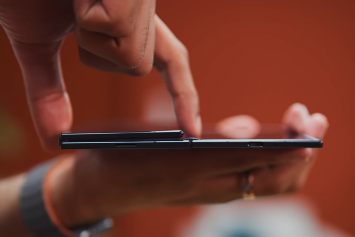 Samsung Galaxy Z TriFold khi mở ra