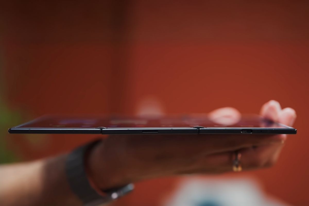Samsung Galaxy Z TriFold khi mở ra