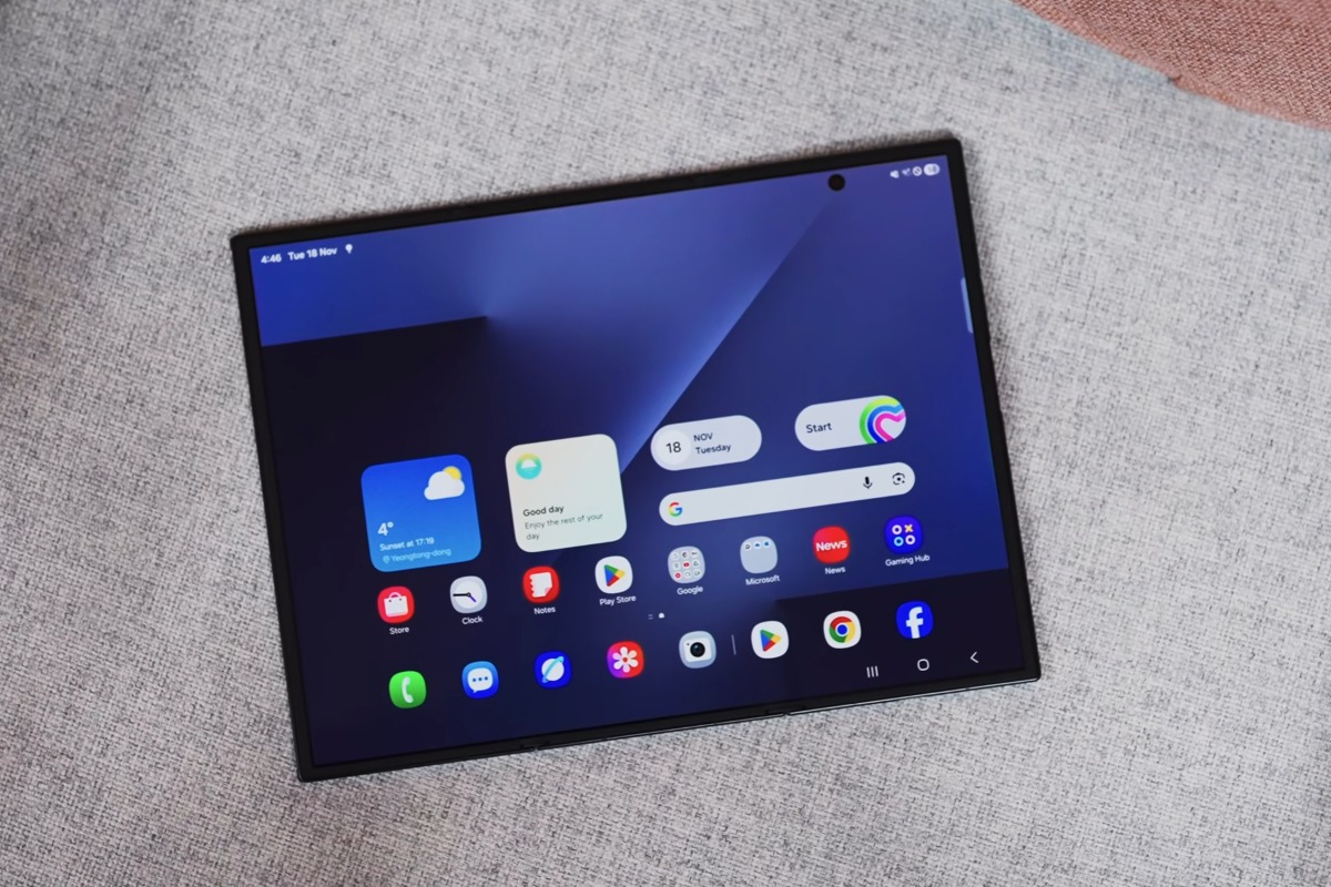 Màn hình trong của Samsung Galaxy Z TriFold