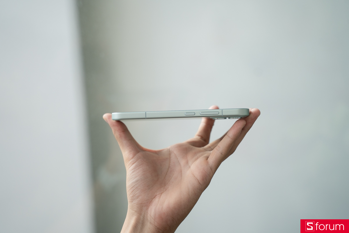 Cạnh phải của Xiaomi POCO F8 Pro