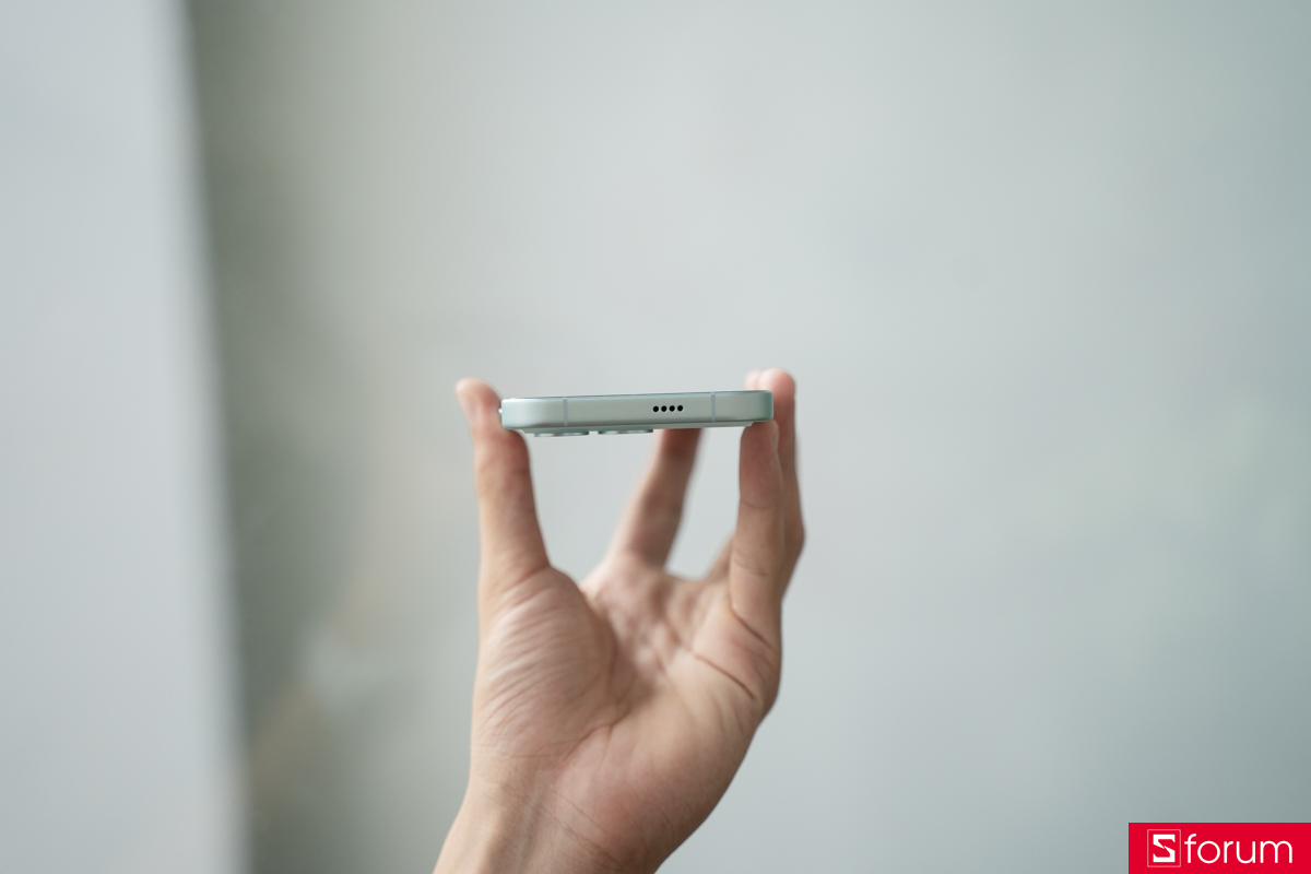 Cạnh trên của Xiaomi POCO F8 Pro