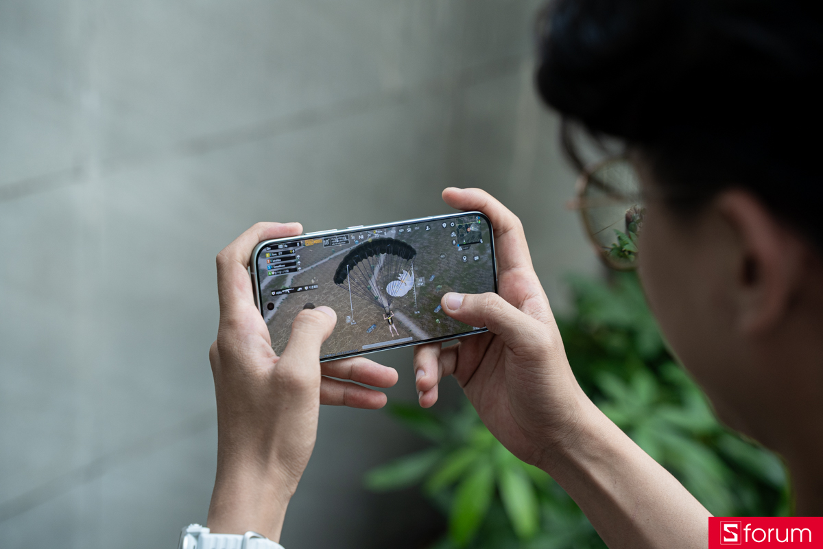 Nhờ vào loa hay, trải nghiệm giải trí trên Xiaomi POCO F8 Pro được đảm bảo