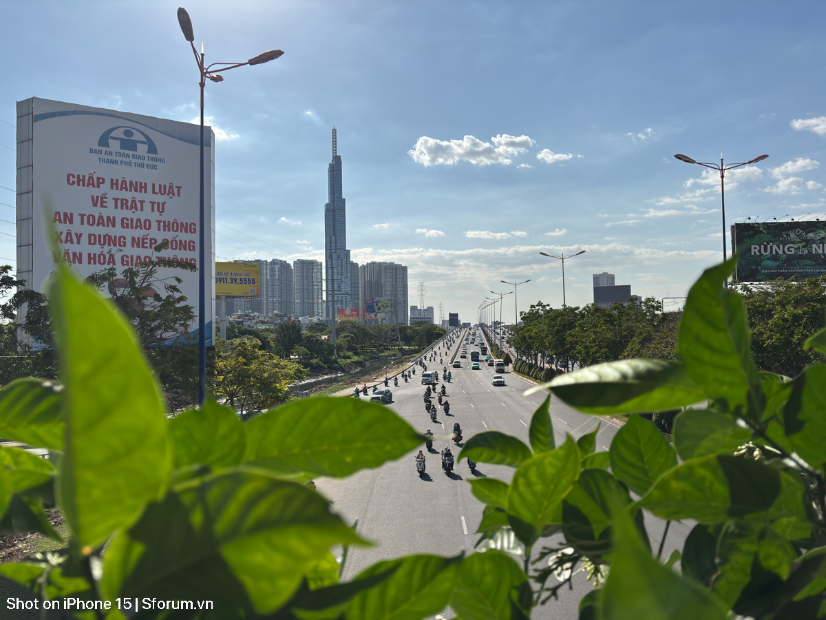 Đánh giá chất lượng camera của iPhone 15 ở năm 2026 với ảnh đủ sáng