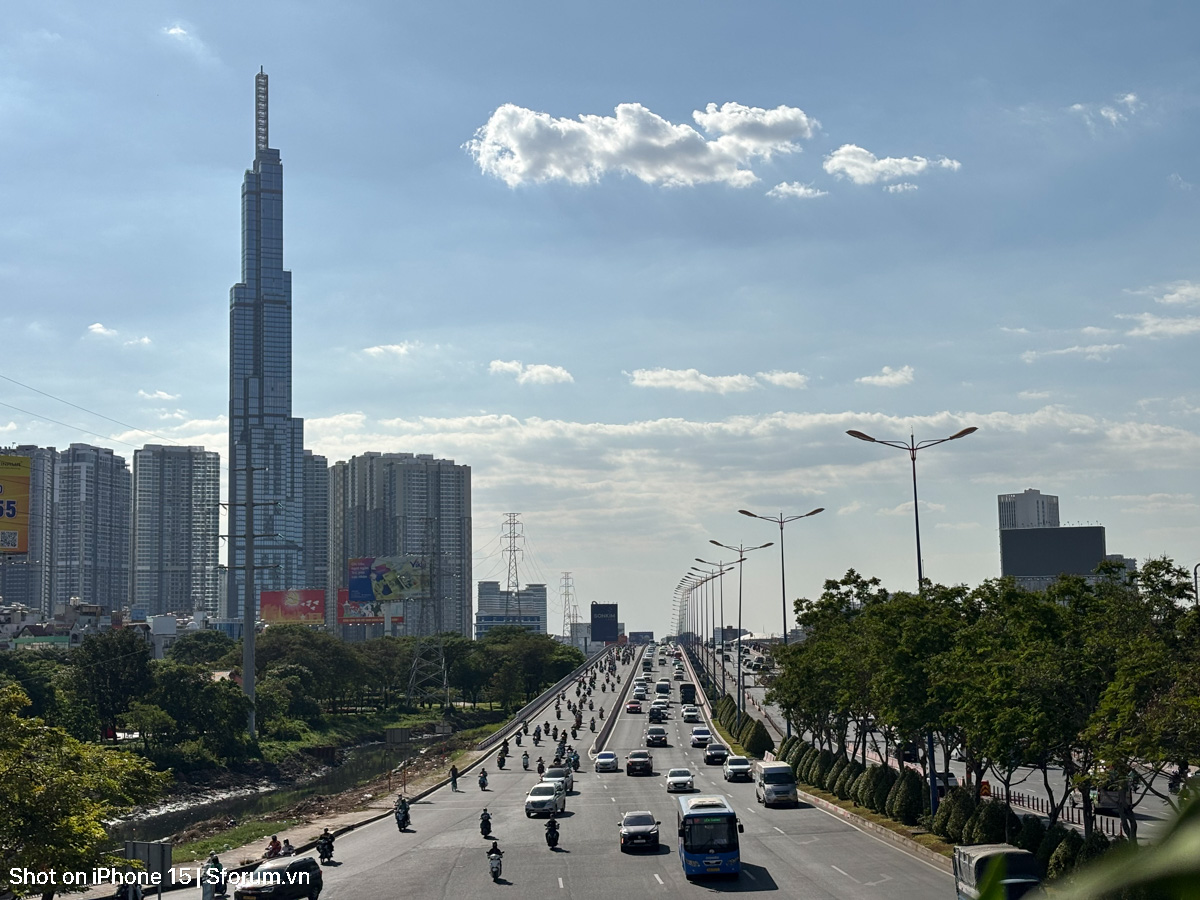 Đánh giá chất lượng camera của iPhone 15 ở năm 2026 với ảnh đủ sáng