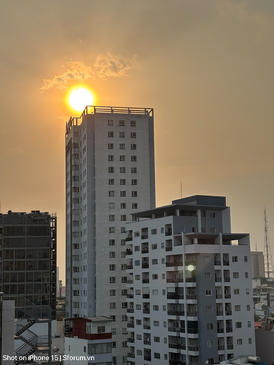 Đánh giá chất lượng camera của iPhone 15 ở năm 2026 với ảnh đủ sáng