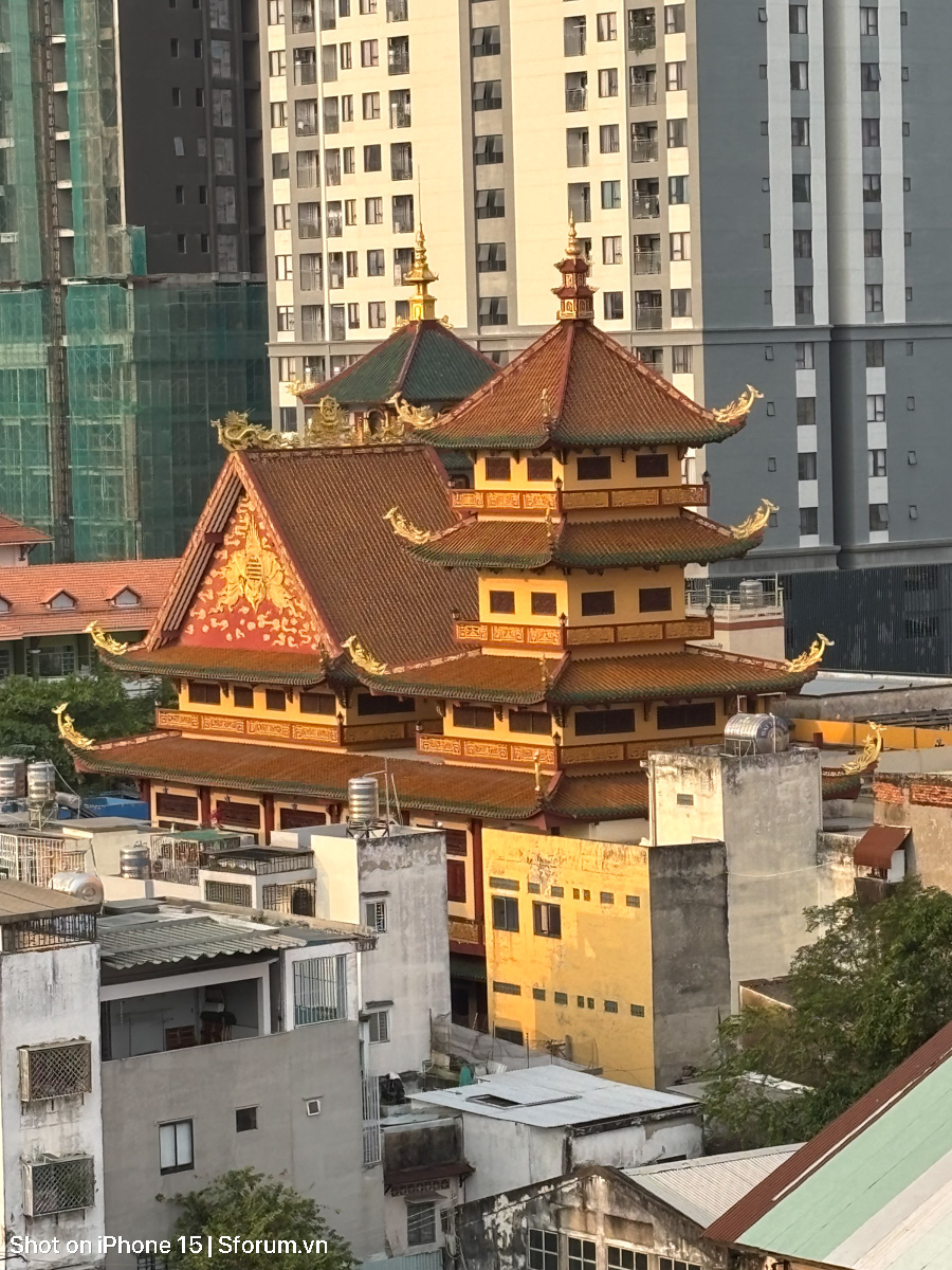 Đánh giá chất lượng camera của iPhone 15 ở năm 2026 với ảnh đủ sáng