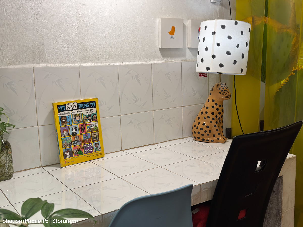 Đánh giá chất lượng camera của iPhone 15 ở năm 2026 với ảnh thiếu sáng