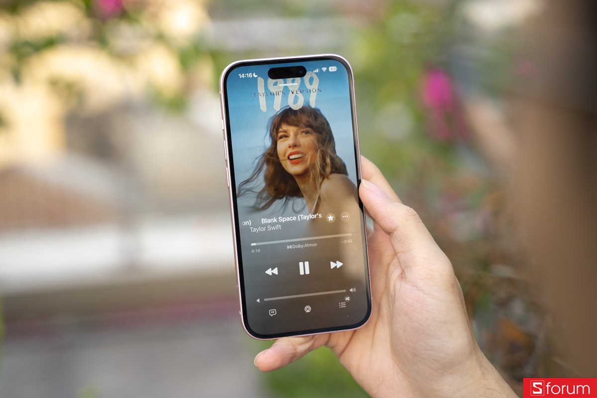 Đánh giá chất lượng màn hình của iPhone 15 ở năm 2026