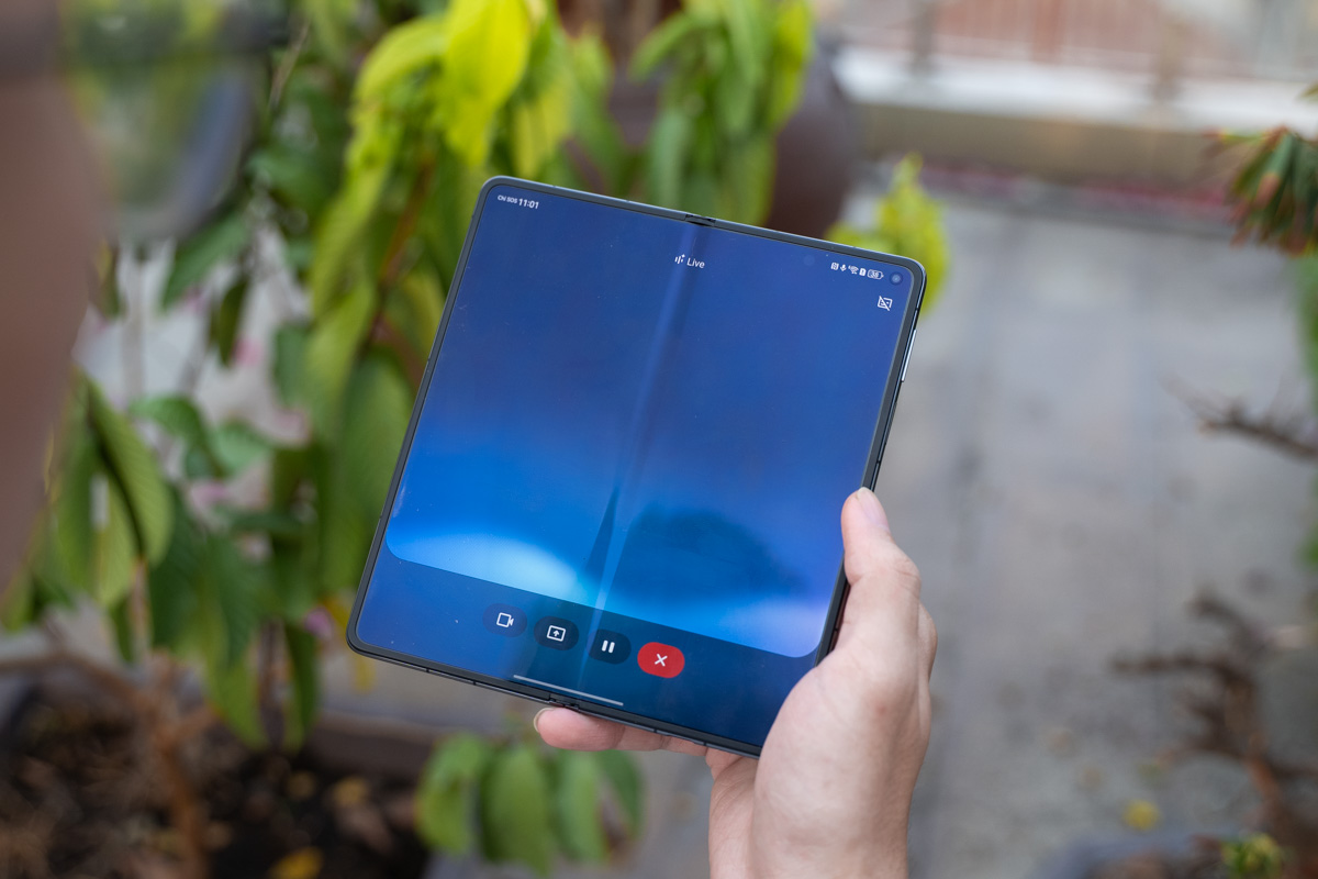 Không thể sử dụng Gemini Live trên HUAWEI Mate X7