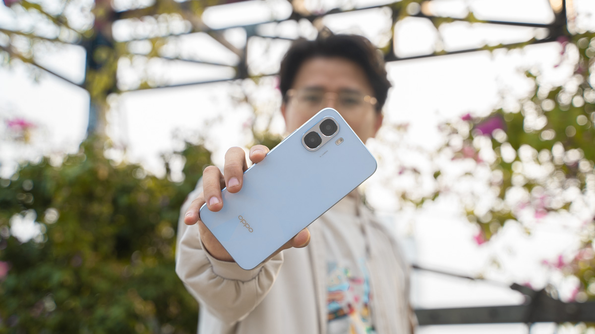 Trên tay OPPO A6t: Máy giá rẻ nhưng thiết kế rất đẹp, pin 6100 mAh, giá từ 3.99 triệu