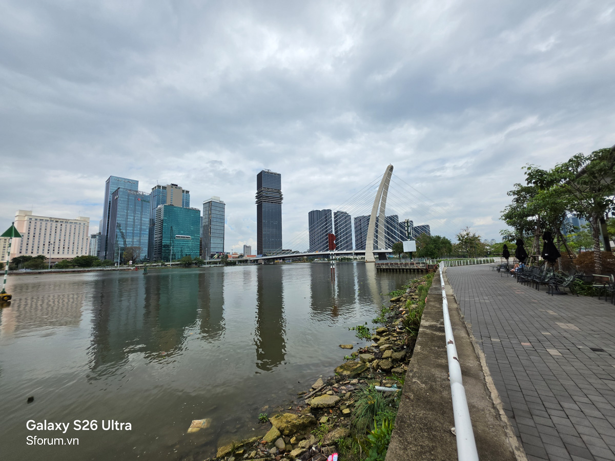 Đánh giá camera Samsung Galaxy S26 Ultra qua ảnh góc rộng đủ sáng
