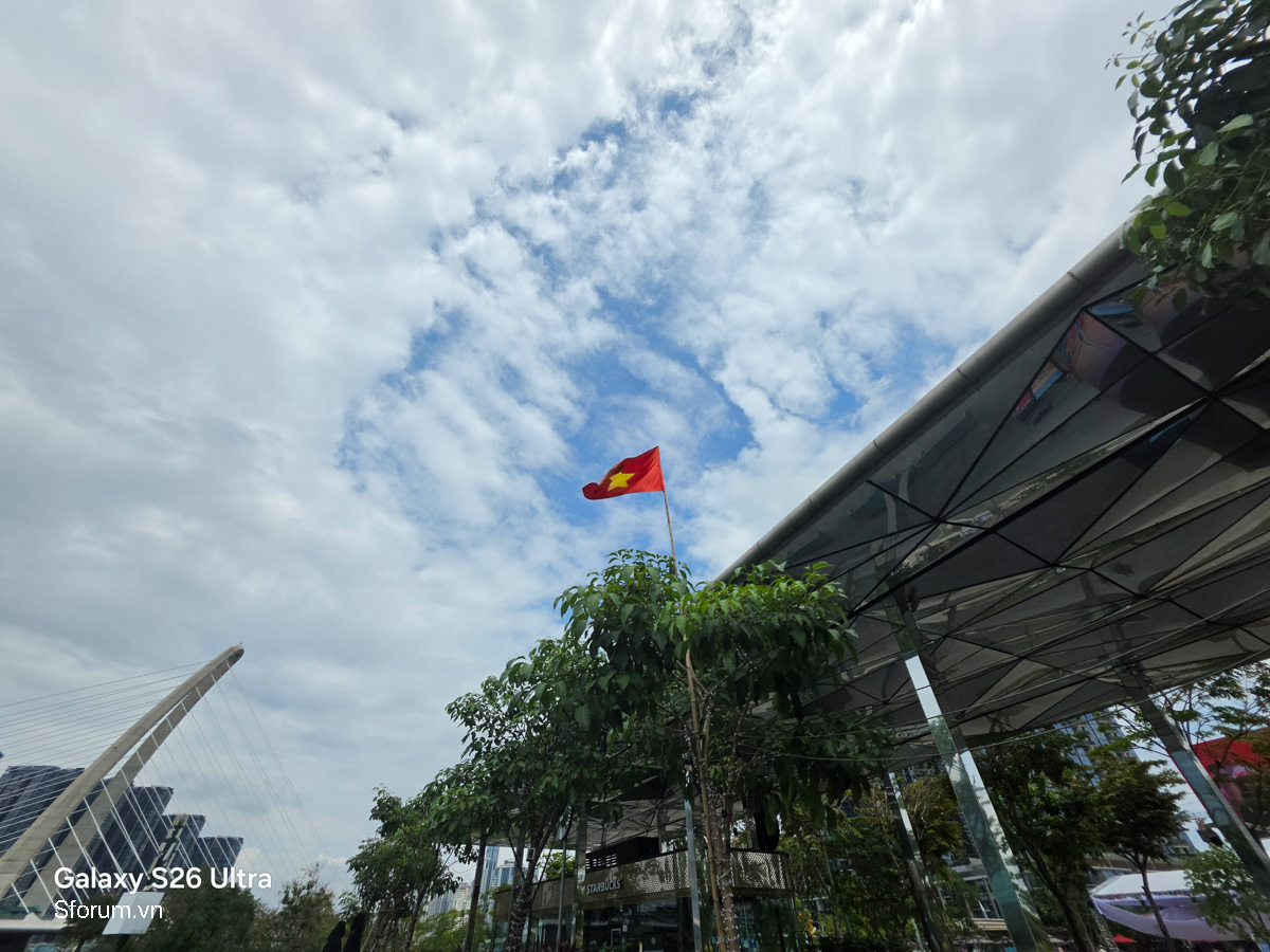 Đánh giá camera Samsung Galaxy S26 Ultra qua ảnh góc rộng đủ sáng