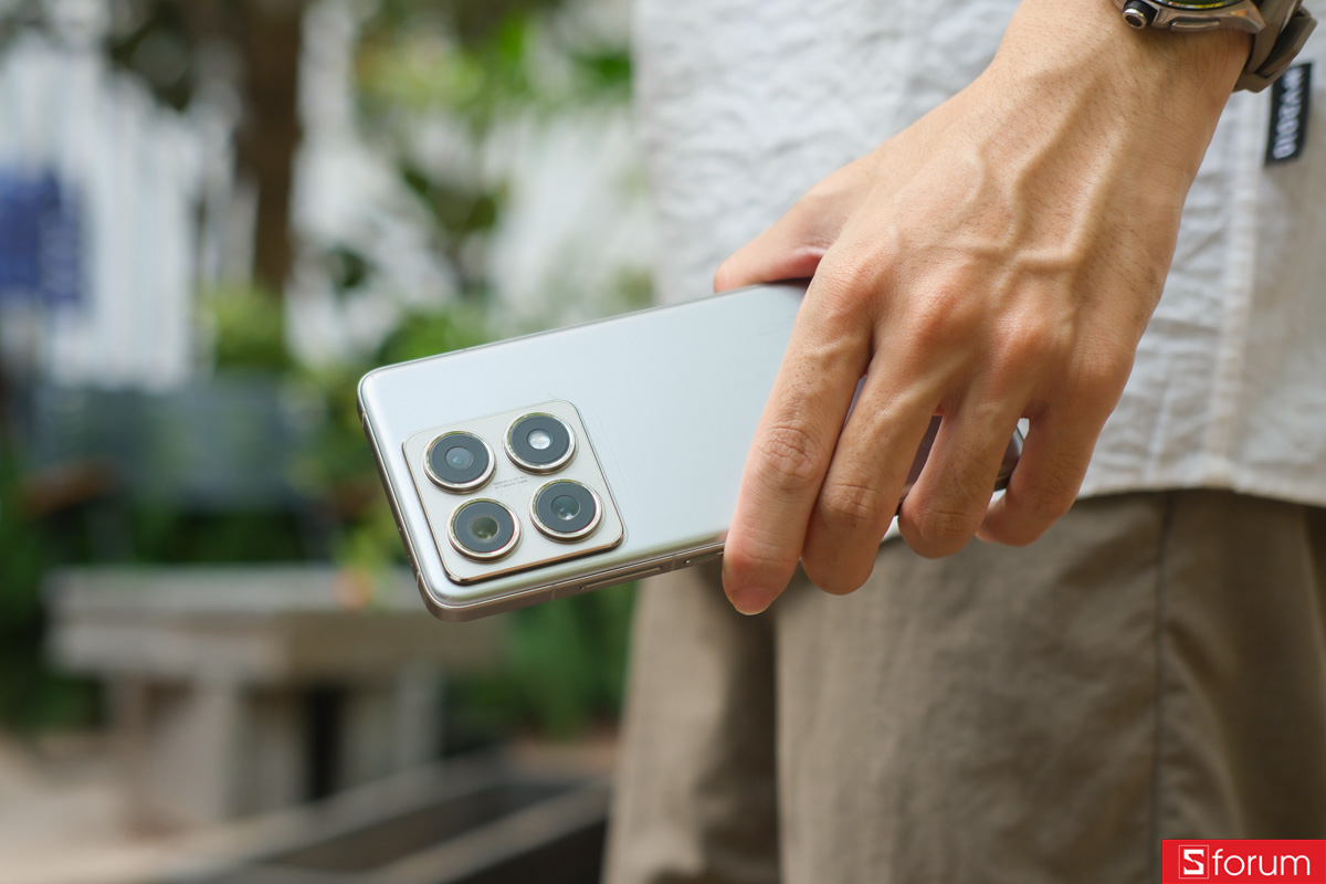 Xiaomi 14T Pro là chiếc máy mình dùng để đánh giá HyperOS 3