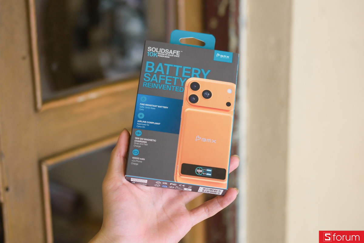 Trên tay pin dự phòng BMX Solid State 10.000 mAh