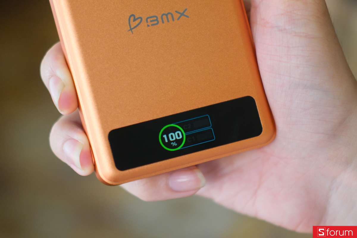 Trên tay pin dự phòng BMX Solid State 10.000 mAh về phần thiết kế