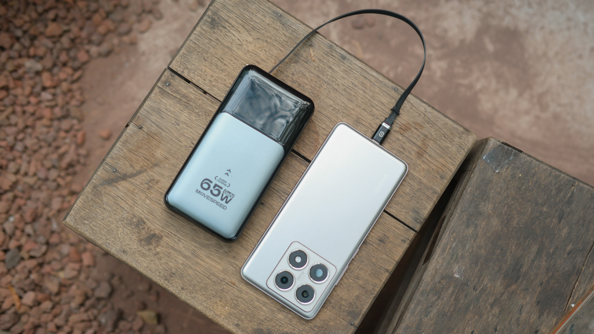 Sạc dự phòng 2026 phải khác: Không cần dây hay củ sạc, tất cả đều được tích hợp sẵn vô cùng tiện lợi!