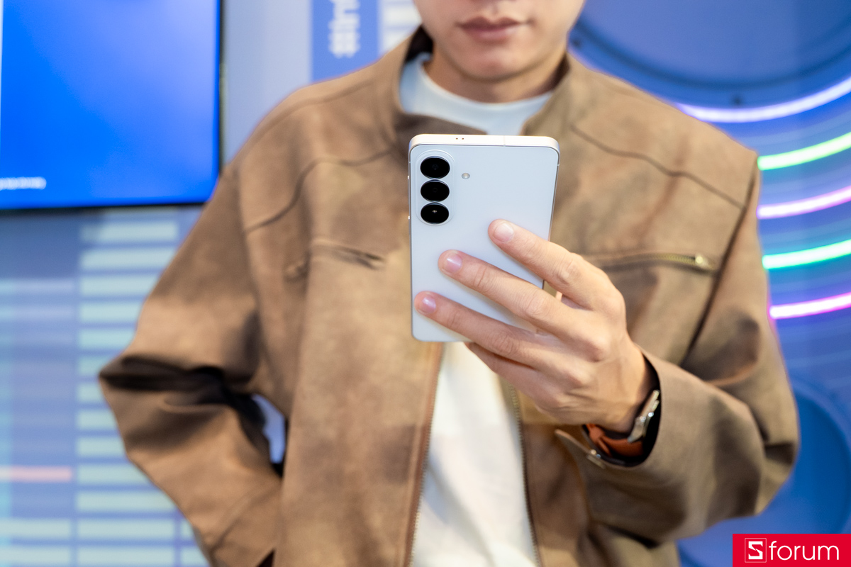 Trên tay Samsung Galaxy S26 Plus về camera