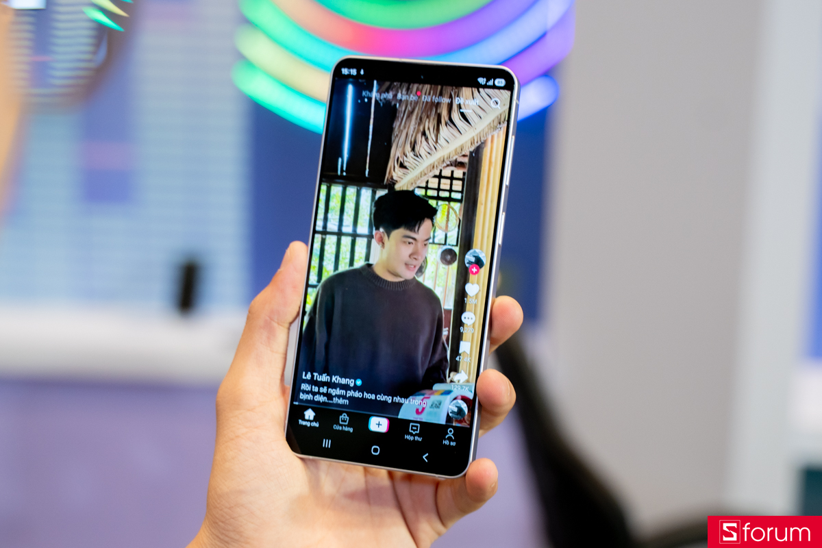 Trên tay Samsung Galaxy S26 Plus về màn hình và chất lượng hiển thị