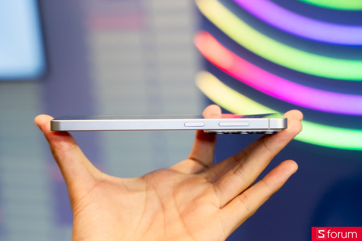 Trên tay Samsung Galaxy S26 Plus về phần thiết kế
