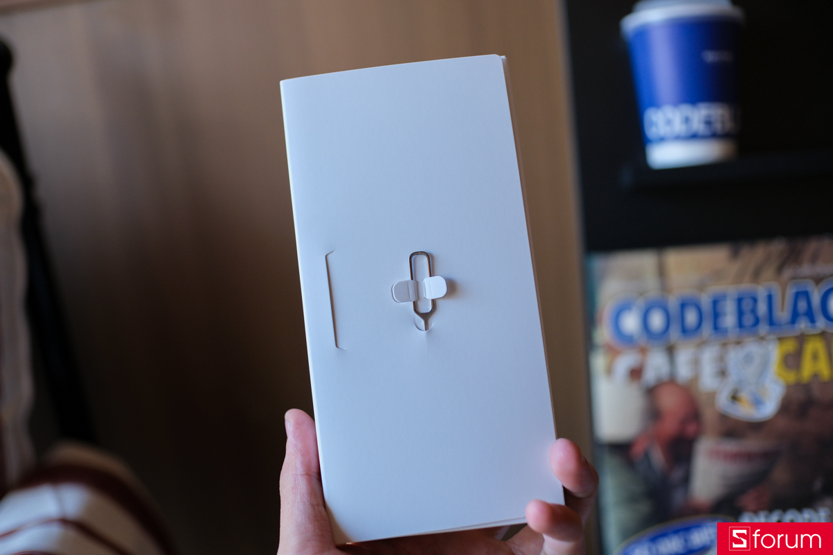 Trên tay hộp đựng và phụ kiện của Xiaomi 17 Ultra chính hãng