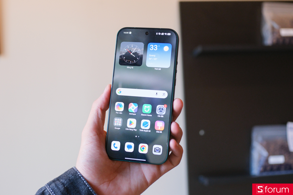 Trên tay màn hình của Xiaomi 17 Ultra