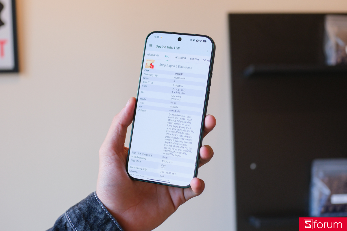 Trên tay hiệu năng và phần mềm của Xiaomi 17 Ultra