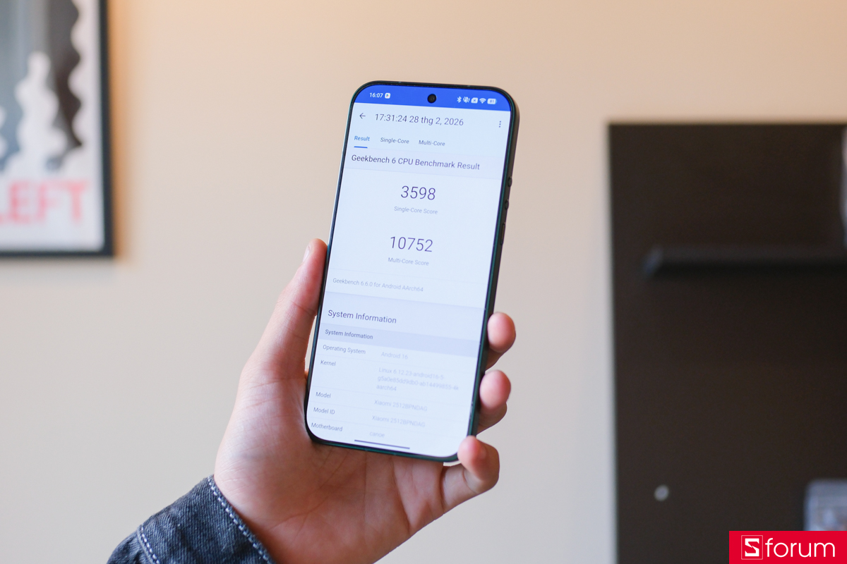 Trên tay hiệu năng và phần mềm của Xiaomi 17 Ultra