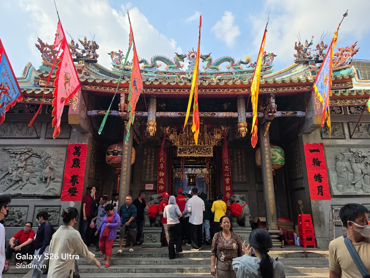 Ảnh Tết Nguyên Tiêu qua lăng kính Galaxy S26 Ultra