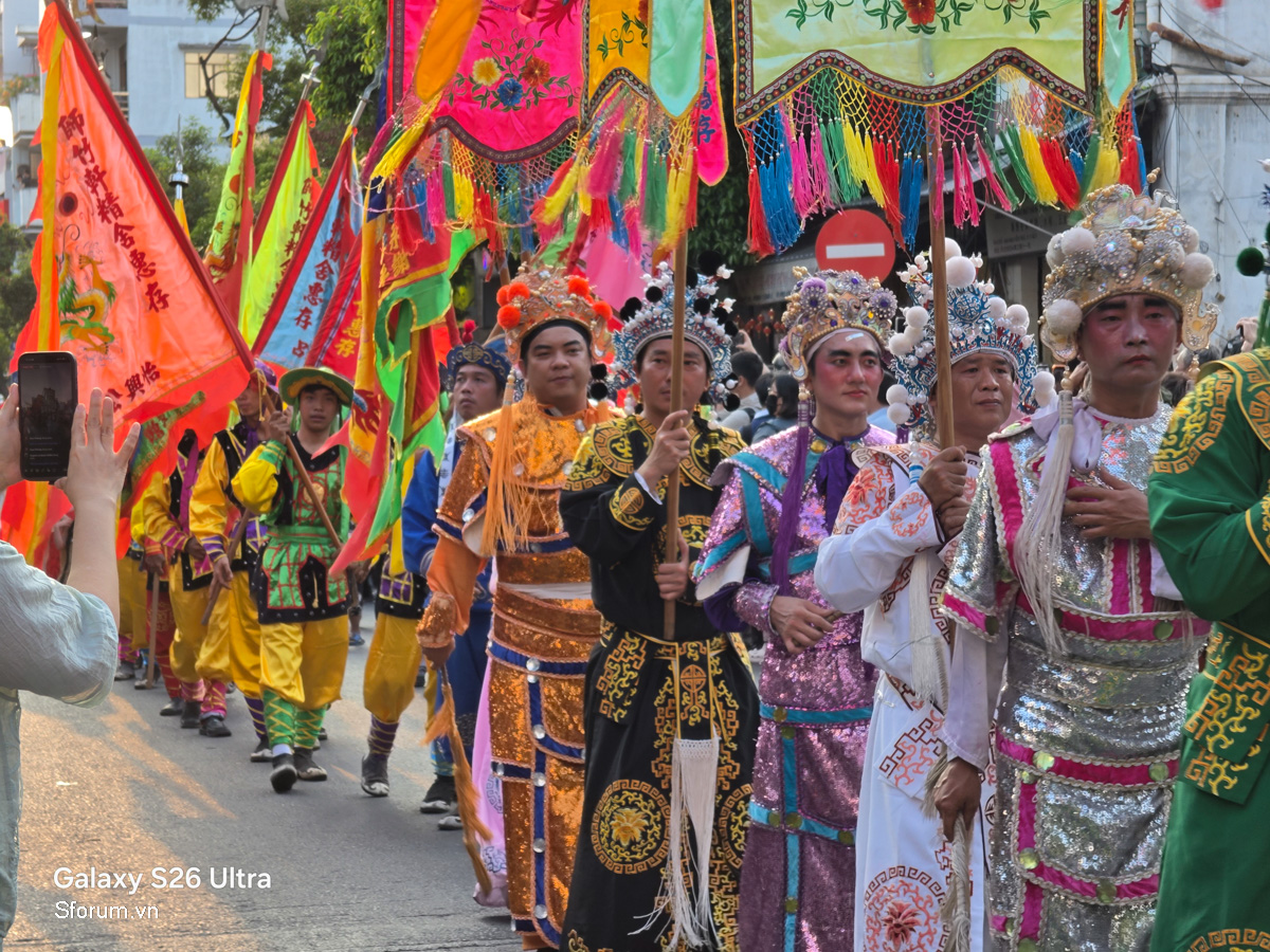 Ảnh Tết Nguyên Tiêu qua lăng kính Galaxy S26 Ultra