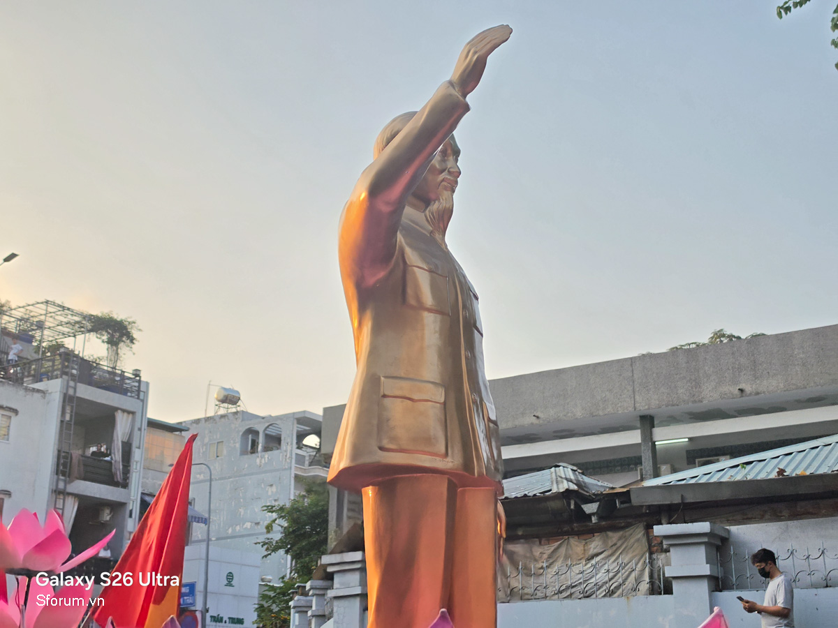 Ảnh Tết Nguyên Tiêu qua lăng kính Galaxy S26 Ultra