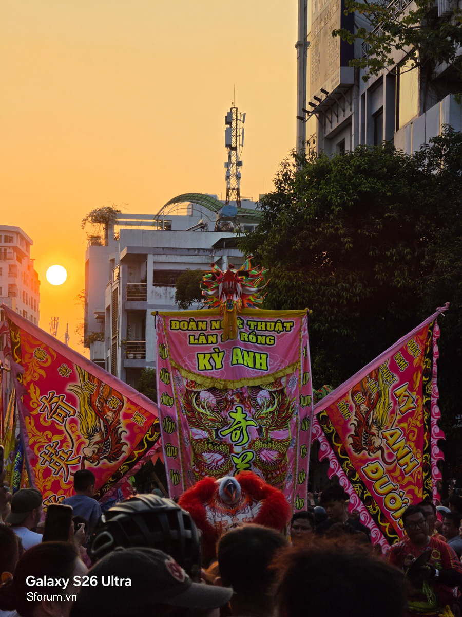 Ảnh Tết Nguyên Tiêu qua lăng kính Galaxy S26 Ultra