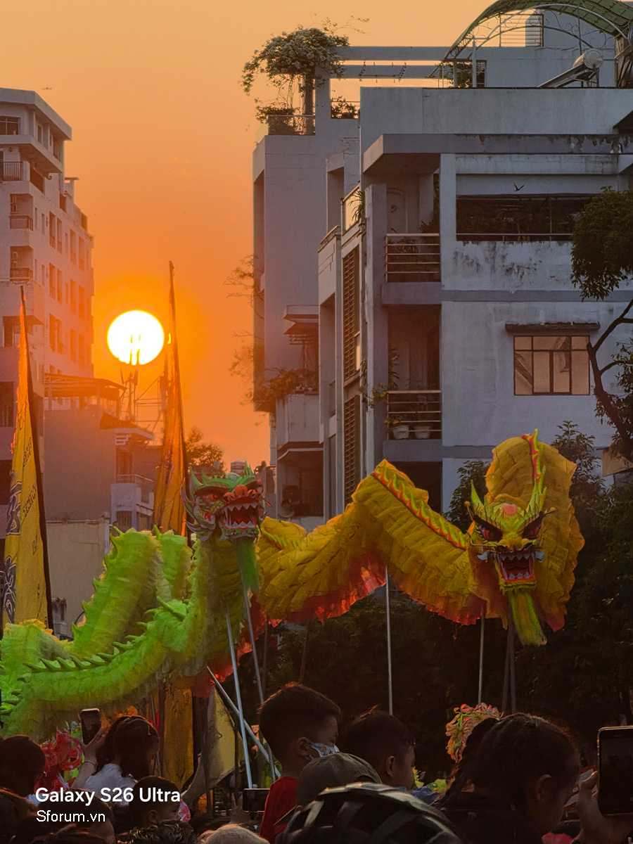 Ảnh Tết Nguyên Tiêu qua lăng kính Galaxy S26 Ultra