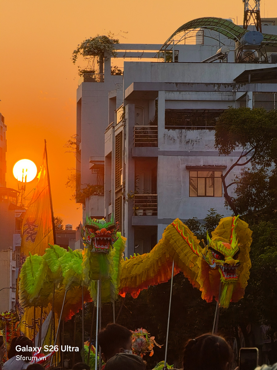 Ảnh Tết Nguyên Tiêu qua lăng kính Galaxy S26 Ultra