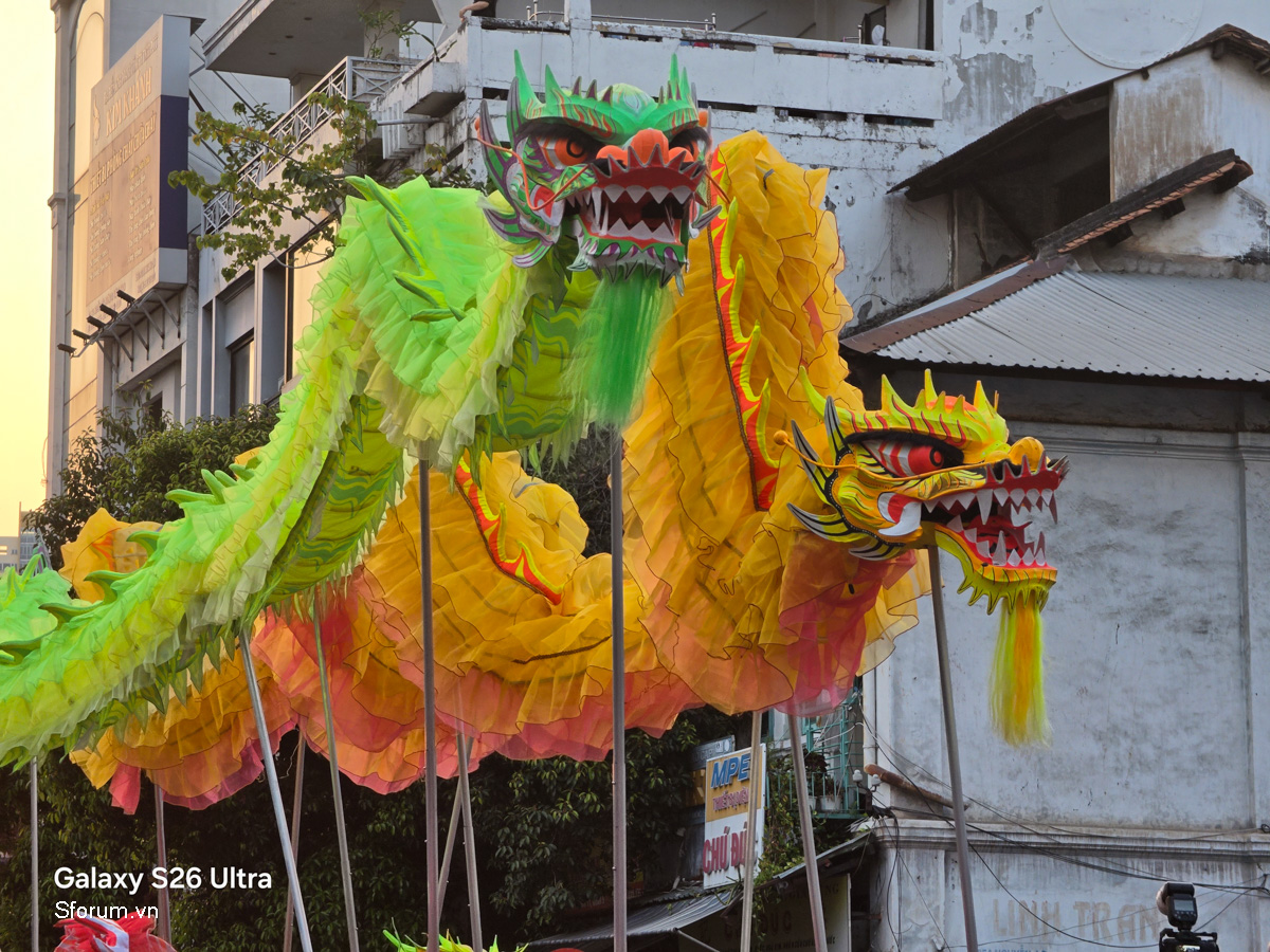 Ảnh Tết Nguyên Tiêu qua lăng kính Galaxy S26 Ultra