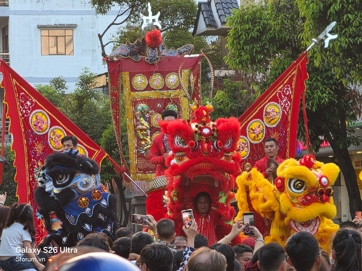 Ảnh Tết Nguyên Tiêu qua lăng kính Galaxy S26 Ultra