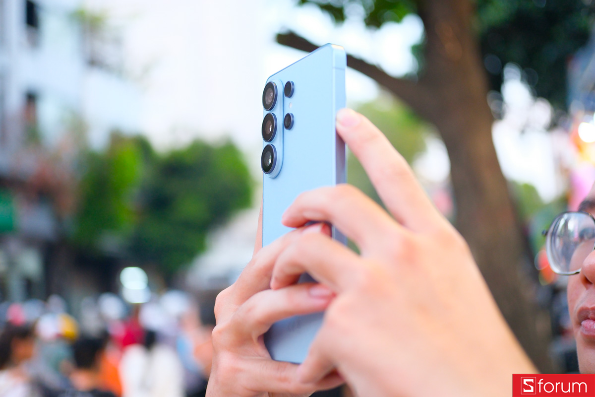 Ảnh Tết Nguyên Tiêu qua lăng kính Galaxy S26 Ultra